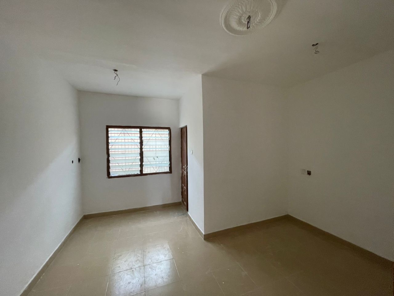 EXECUTIVE CHAMBER SELF APARTMENT